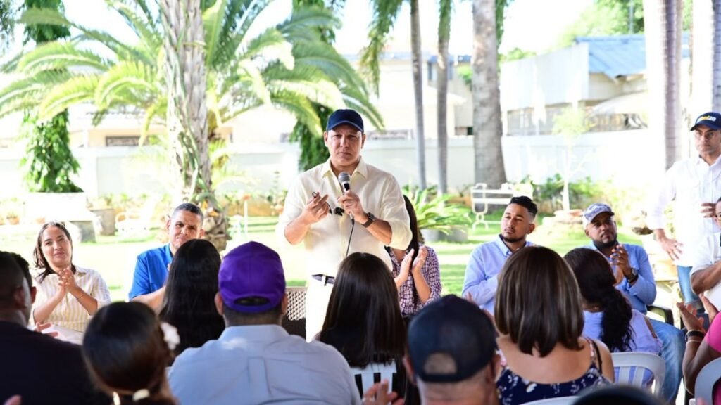 Martínez dice que el Gobierno frena al país y agrava el costo de vida