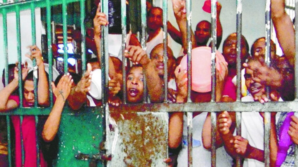 Fallas del sistema de justicia quedan al descubierto por el hacinamiento en Santo Domingo Este