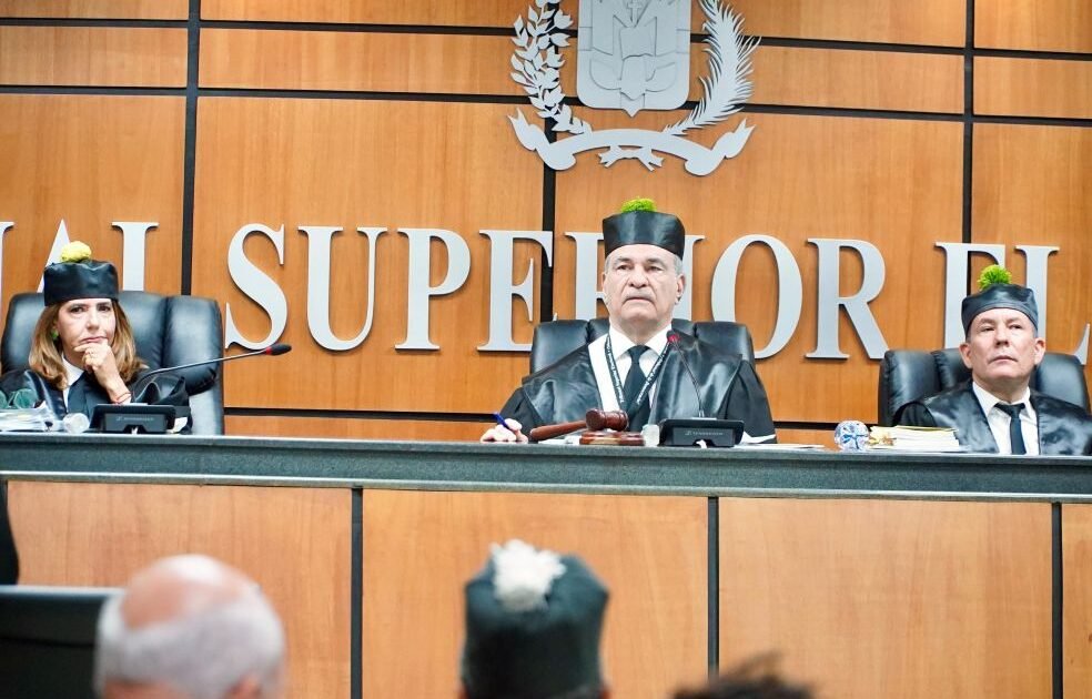 Recurso contra reglamento de encuestas sale del TSE y escala al Constitucional en nueva señal de tensión sobre las reglas electorales