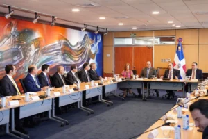 Banca y Gobierno evalúan el impacto del conflicto en Oriente Medio sobre la economía dominicana