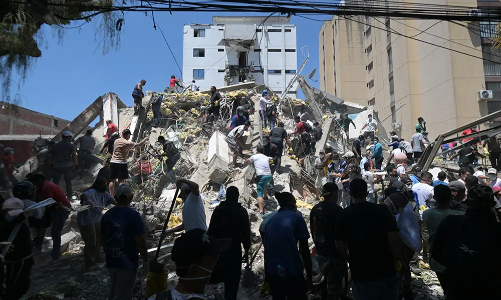Colombia entra en emergencia por el sismo de 7.4 que dejó 132 muertos y daños masivos