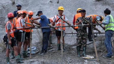 Nepal suma 675 muertos y 2,498 desaparecidos mientras la emergencia pone a prueba la respuesta oficial