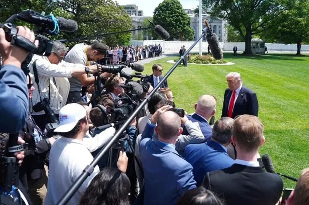 Llevan a tribunales a la Administración Trump por imponer límites a visados sin despejar costos ni objeciones