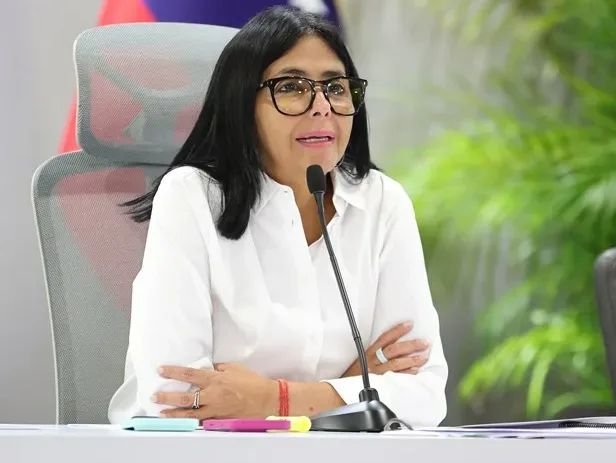 Venezuela exhibe alza petrolera y acuerdos, pero admite que la recuperación sigue incompleta