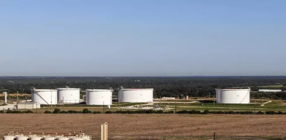 Sube el petróleo pese a señales de reapertura en Ormuz y persiste la incertidumbre sobre una ruta clave