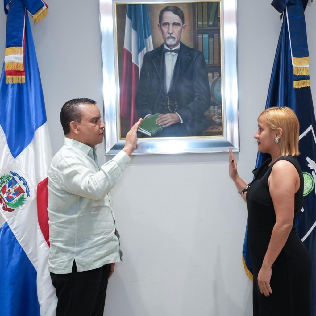 SNS juramenta nuevos directores en cuatro hospitales y abre revisiones sobre necesidades pendientes
