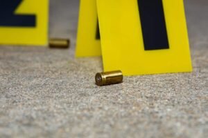 Tiroteo y fuga de sospechosos exponen brecha de control en el mayor aeropuerto de Brasil pese al decomiso de 400 kilos de cocaína