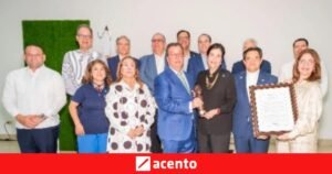 Centro León recibe el Premio Bonó y vuelve al centro la discusión sobre el desarrollo en Santiago