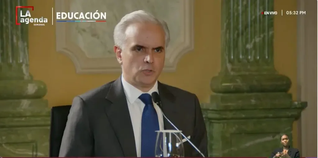 Gobierno: más de 8 millones de libros distribuidos y admite posibles fallas al inicio del año escolar