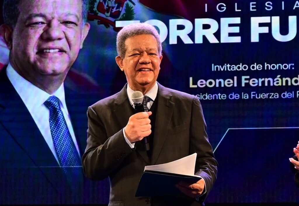 Leonel Fernández llama a reforzar la fe ante la criminalidad y la incertidumbre