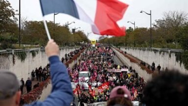 Francia y Albania endurecen el pulso en la calle con miles de policías, heridos y cerca de 1.000 arrestos
