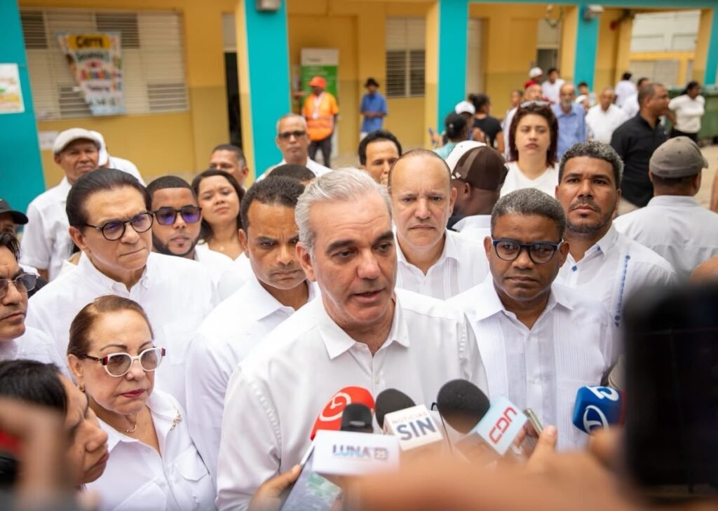 Abinader responde a crisis en Haití con más tropas y una "sesión permanente" bajo presión sobre la frontera