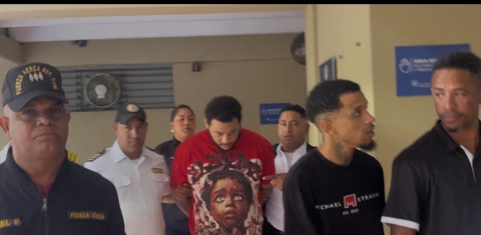 Coerción contra Metz Cruz se aplaza al martes mientras la defensa revisa el expediente